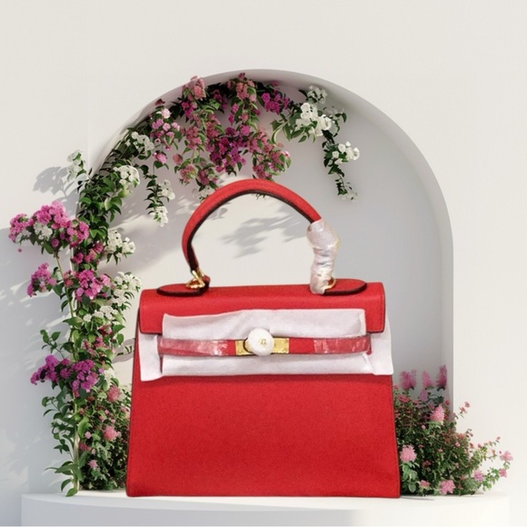 Red Leather Satchel Crossbody Handbag 26 CM - Picture 2 of 7